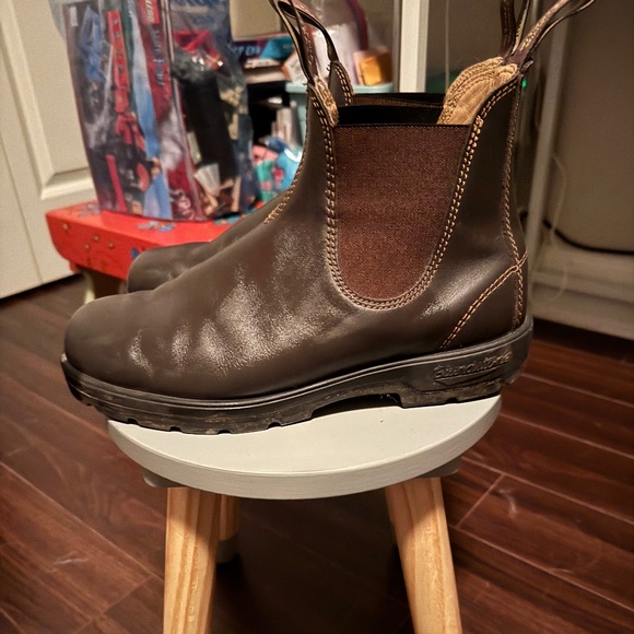 Blundstone's 550's - Picture 2 of 6